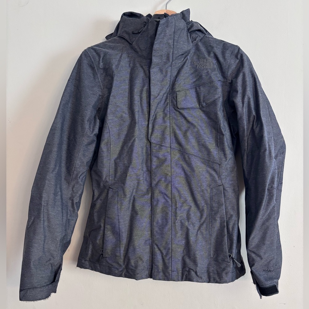 The North Face Women’s 2 in 1 Performance Jacket & inner fleece detachable hood